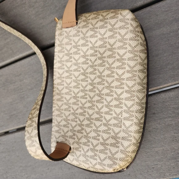 MICHAEL KORS LOGO METALLIC BELT BAG/ FANNY BAG - Picture 4 of 5